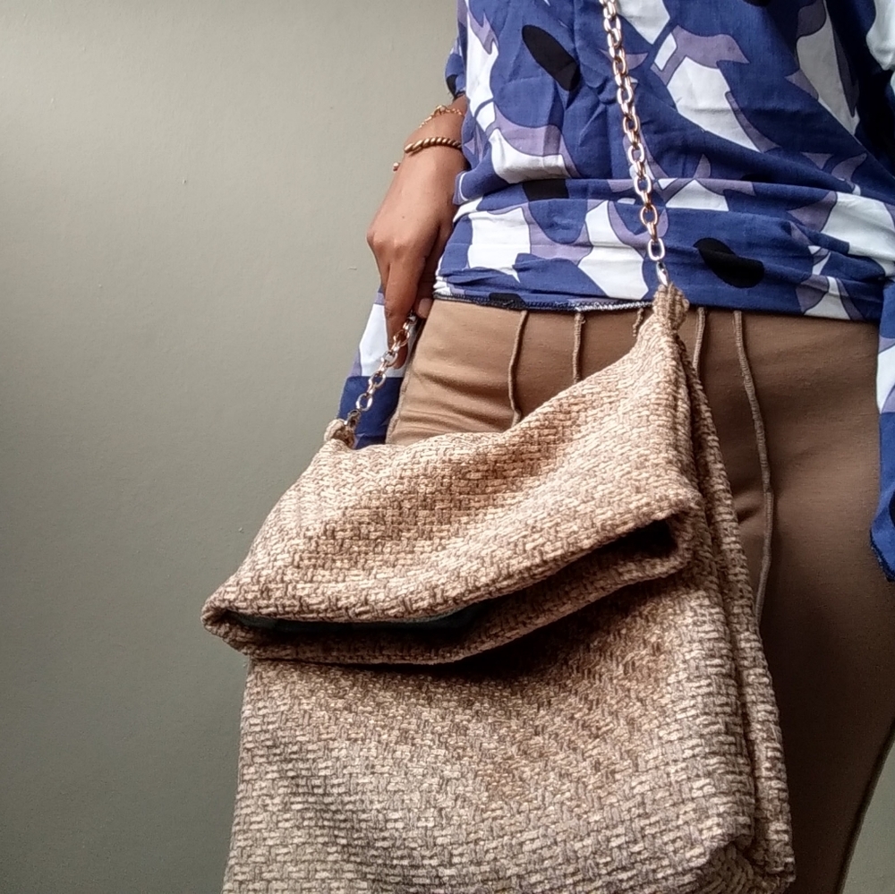Clutch Style Bag ... 🤎